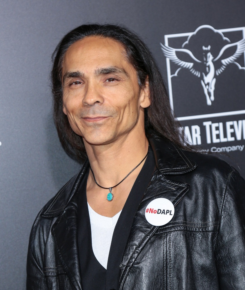 Zahn McClarnon weight